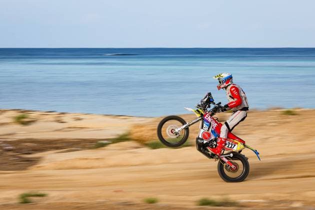 Bilder des Jahres 2022, Sport 12 Dezember Sport Themen der Woche KW52 Sport Bilder des Tages 117 MISSONI Ottavio (ita), Ottavio Missoni, MV Augusta, Honda, Moto, Motul, action during the Prologue of the Dakar 2023, on December 31, 2022 near Yanbu, Saudi Arabia - AUTO - DAKAR 2023 - PROLOGUE DPPI Panoramic  20221231DAK1035