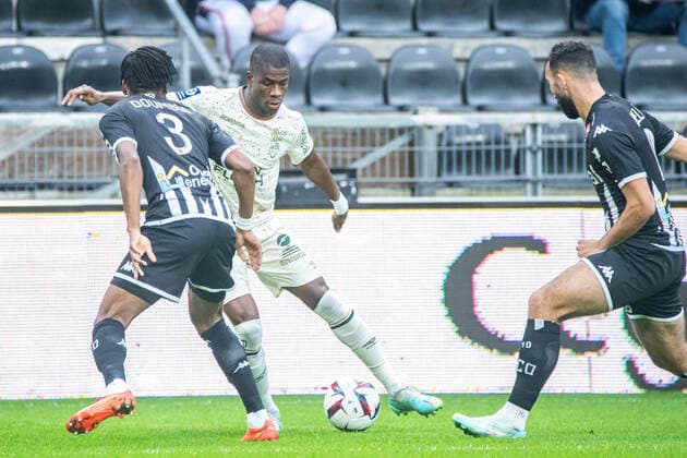 Dango Ouattara (FC Lorient) FOOTBALL : Angers SCO vs FC Lorient - Ligue 1 - Journee 17 - 01 01 2023 BaptisteAutissier Panoramic 