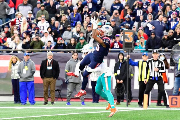Jan 1, 2023; Foxborough, Massachusetts, USA; New England Patriots wide receiver Jakobi Meyers (16) makes a catch for a touchdown during the second half against the Miami Dolphins in Foxborough, Massachusetts. CSM Foxborough USA - ZUMAc04_ 20230101_zaf_c04_050 Copyright: xEricxCanhax