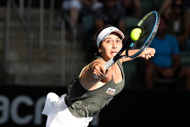 TENNIS ADELAIDE INTERNATIONAL, Jamie Fourlis of Australia hits a backhand volley against Marta Kostyuk of Ukraine during the 2023 Adelaide International Tennis Tournament at the Memorial Drive Tennis Centre in Adelaide, Monday, January 02, 2023. ( NO ARCHIVING, EDITORIAL USE ONLY, NO USE IN BOOKS WITHOUT CONSENT ADELAIDE SOUTH AUSTRALIA AUSTRALIA  Copyright: xMICHAELxERREYx 20230102001748119696