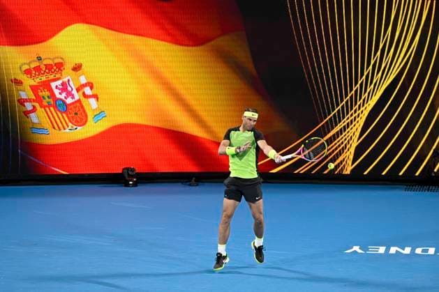 Sport Bilder des Tages 2nd January 2023; Ken Rosewall Arena, Sydney, NSW, Australia: United Cup Tennis, Day 5, Spain versus Australia; Rafael Nadal of Spain warms up before his match against Alex de Minaur of Australia  ActionPlus12463774 NigelxOwen