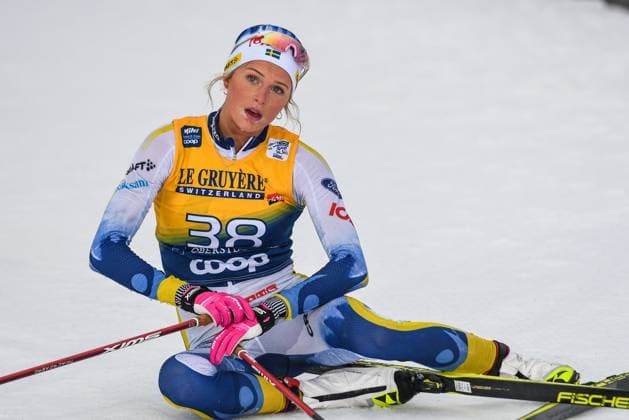 Sport Themen der Woche KW01 Sport Bilder des Tages GER, COOP FIS Tour de Ski in Oberstdorf, Individual Start 10 km Classic Women 03.01.2023, Langlaufstadion Ried, Oberstdorf, GER, COOP FIS Tour de Ski in Oberstdorf, Individual Start 10 km Classic Women, im Bild Frida Karlsson (SWE, 38) liegt voellig erschoepft im Zielraum *** GER, COOP FIS Tour de Ski in Oberstdorf, Individual Start 10 km Classic Women 03 01 2023, Cross Country Stadium Ried, Oberstdorf, GER, COOP FIS Tour de Ski in Oberstdorf, Individual Start 10 km Classic Women, in the picture Frida Karlsson SWE, 38 lies completely exhausted in the finish area nordphotoxGmbHx xHafner nph00200