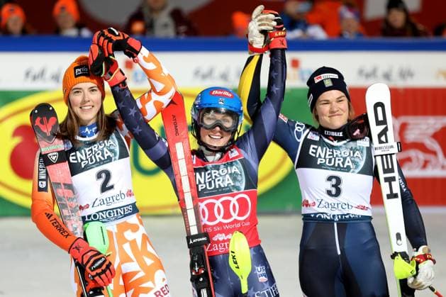 Bilder des Jahres 2023, Sport 01 Januar Sport Themen der Woche KW01 Sport Bilder des Tages Snow Queen Trophy Women s Slalom ZAGREB, CROATIA - JANUARY 04: Second place Petra Vlhova of Slovakia, First place Mikaela Shiffrin of USA and Third place Anna Swenn Larsson of Sweden pose during Audi FIS Ski World Cup Snow Queen Trophy Women s Slalom at Sljeme on January 4, 2023 in Zagreb, Croatia. JuricaxGaloic PIXSELL