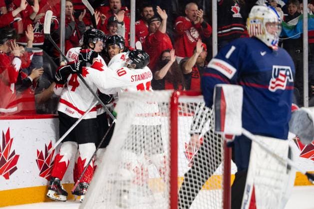 230105 Ethan Del Mastro and Connor Bedard of Canada celebrates the 2-1 goal during the 2023 IIHF World Junior Championship semifinal between USA and Canada on January 5, 2023 in Halifax. Photo: Simon Hastegard BILDBYRAN kod SH SH0402 ishockey Ice hockey, Eishockey jvm junior-vm u20 2023 iihf world junior championship world juniors semifinal semifinals usa canada kanada bbeng jubel Copyright: SIMONxHASTEGARD BB230105SH017