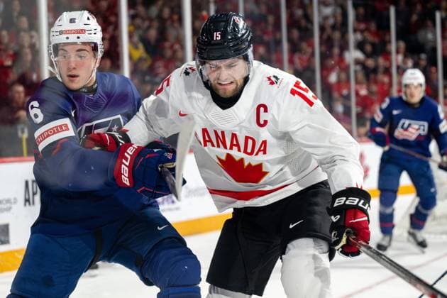 230105 Ryan Ufko of USA and Shane Wright of Canada during the 2023 IIHF World Junior Championship semifinal between USA and Canada on January 5, 2023 in Halifax. Photo: Simon Hastegard BILDBYRAN kod SH SH0402 ishockey Ice hockey, Eishockey jvm junior-vm u20 2023 iihf world junior championship world juniors semifinal semifinals usa canada kanada bbeng Copyright: SIMONxHASTEGARD BB230105SH021