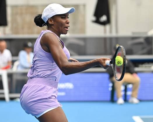 5th January 2022: Auckland, New Zealand: USA s Venus Williams on Day 4 of the women s ASB Classic at the ASB Tennis Arena, Auckland, New Zealand  ActionPlus12464919 AndrewxCornaga
