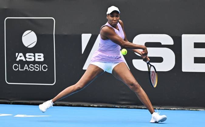 5th January 2022: Auckland, New Zealand: USA s Venus Williams on Day 4 of the women s ASB Classic at the ASB Tennis Arena, Auckland, New Zealand  ActionPlus12464902 AndrewxCornaga