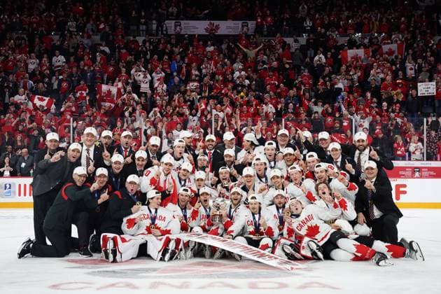 January 5, 2023, Halifax, NS, Canada: Team Canada poses while celebrating winning over Czechia during overtime of the IIHF World Junior Hockey Championship gold medal game in Halifax on Thursday, January 5, 2023. Canada News - January 5, 2023  - ZUMAc35_ 20230105_zaf_c35_077 Copyright: xDarrenxCalabresex