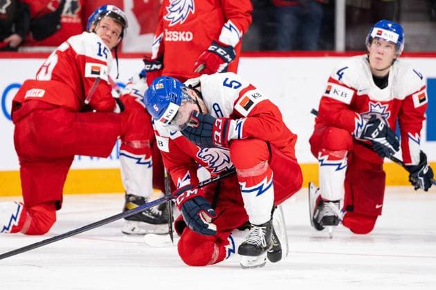 230106 David Jiricek of Czech Republic looks dejected after the 2023 IIHF World Junior Championship final between Czech Republic and Canada on January 6, 2023 in Halifax. Photo: Simon Hastegard BILDBYRAN kod SH SH0405 ishockey Ice hockey, Eishockey jvm junior-vm u20 2023 iihf world junior championship world juniors final tjeckien czech republic canada kanada bbeng depp Copyright: SIMONxHASTEGARD BB230106SH074