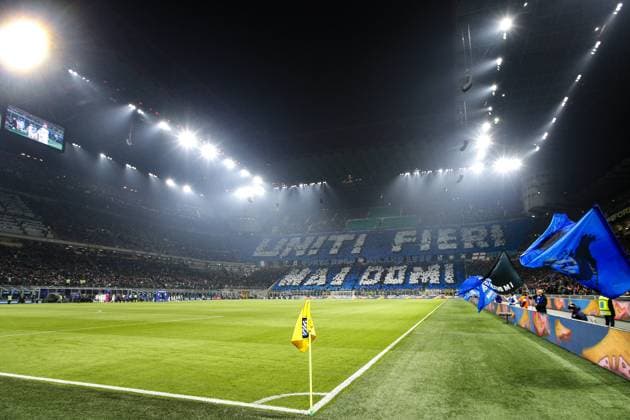 Serie A: FC INTER vs SSC NAPOLI Italy, Milan, jan 4 2023: fc Inter s supporters choreography in the stands prior the kick-off during soccer game FC INTER vs SSC NAPOLI, Serie A 2022-2023 day16 San Siro stadium Milan Lombardy Italy Copyright: xFabrizioxAndreaxBertanix