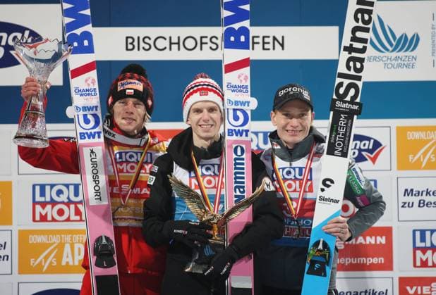 Bilder des Jahres 2023, Sport 01 Januar Sport Themen der Woche KW01 Sport Bilder des Tages Bischofshofen, Österreich, 06. Januar 2023: 71.internationale Vierschanzentournee, Skispringen, Herren, Weltcup, Bischofshofen, Dreikönigsspringen, Paul-Ausserleitner-Schanze Wettkampf Die Gesamtsieger, 1. GRANERUD Halvor Egner (NOR), 2. KUBACKI Dawid (POL), 3. LANISEK Anze (SLO), Siegerpodest *** Bischofshofen, Austria, 06 January 2023 71 international Four Hills Tournament, ski jumping, men, World Cup, Bischofshofen, Epiphany Jumping, Paul Ausserleitner hill competition The overall winners, 1 GRANERUD Halvor Egner NOR , 2 KUBACKI Dawid POL , 3 LANISEK Anze SLO , winners podium