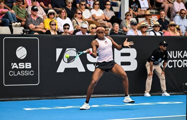 7th January 2022: Auckland, New Zealand: USA s Coco Gauff during the semi finals of the ASB Classic at the ASB Tennis Arena, Auckland, New Zealand  ActionPlus12465513 AndrewxCornaga