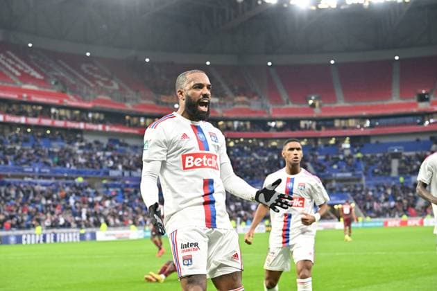 Joie de Alexandre Lacazette et TetÃª (lyon) FOOTBALL: Olympique Lyonnais vs FC Metz - 32e Coupe de France - 07 01 2023 FredericChambert Panoramic 