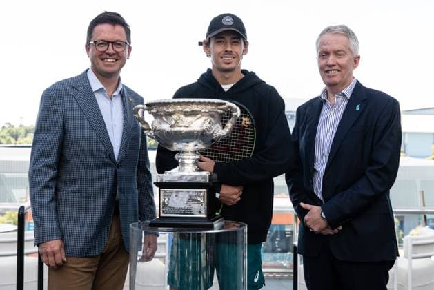 Sport Themen der Woche KW02 Sport Bilder des Tages AUSTRALIAN OPEN PREVIEW 2023, (L-R)Acting Minister for Tourism, and Major Events Anthony Carbines, Australian tennis player Alex de Minaur and Tennis Australia CEO Craig Tiley look pose for a picture ahead of the Australian Open 2023 tennis tournament, at Melbourne Park in Melbourne, Monday, January 9, 2023. ( NO ARCHIVING, EDITORIAL USE ONLY, NO USE IN BOOKS WITHOUT CONSENT MELBOURNE VICTORIA AUSTRALIA  Copyright: xDIEGOxFEDELEx 20230109001750324618
