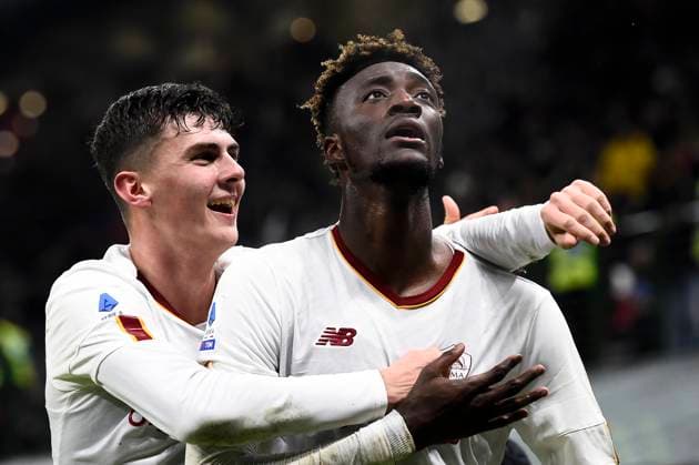 Sport Themen der Woche KW01 Sport Bilder des Tages AC Milan v AS Roma - Serie A Tammy Abraham of AS Roma celebrates with Benjamin Tahirovic of AS Roma after scoring a goal during the Serie A football match between AC Milan and AS Roma. Milan Italy Copyright: xNicolòxCampox
