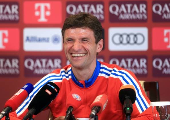 Sport Themen der Woche KW02 09.01.2023, Fussball 1. Bundesliga 2022 2023, Trainingslager FC Bayern München in Doha, Katar, in der Aspire-Academy. Thomas Müller (FC Bayern München) gibt den Journalisten Auskunft *** 09 01 2023, Football 1 Bundesliga 2022 2023, FC Bayern Munich training camp in Doha, Qatar, at Aspire Academy Thomas Müller FC Bayern Munich gives information to journalists