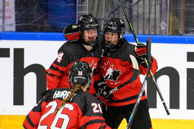 230109 Emma Pais of Canada celebrates after scoring 1-1 during the 2023 IIHF U18 Women s World Championship, WM, Weltmeisterschaft game between Sweden and Canada on January 9, 2023 in Östersund. Photo: Mathilda Ahlberg BILDBYRAN kod MA MA0369 ishockey Ice hockey, Eishockey u18 vm u18-vm 2023 iihf u18 womens world championship sverige sweden kanada canada dambbeng jubel Copyright: MATHILDAxAHLBERG BB230109MA069