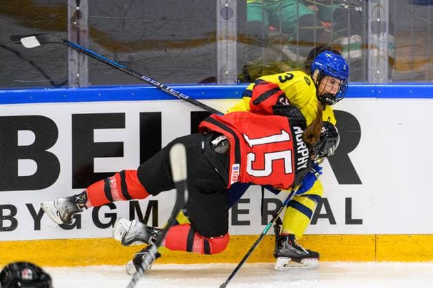 Sport Bilder des Tages 230109 Ava Murphy of Canada and Mira Jungaker of Sweden during the 2023 IIHF U18 Women s World Championship, WM, Weltmeisterschaft game between Sweden and Canada on January 9, 2023 in Östersund. Photo: Mathilda Ahlberg BILDBYRAN kod MA MA0369 ishockey Ice hockey, Eishockey u18 vm u18-vm 2023 iihf u18 womens world championship sverige sweden kanada canada dambbeng Copyright: MATHILDAxAHLBERG BB230109MA075
