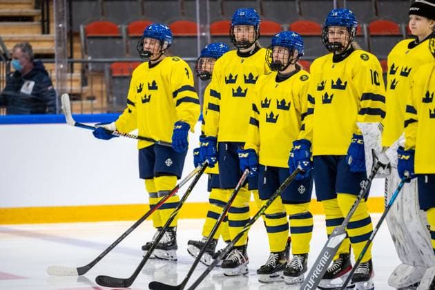 230109 Isabelle Leijonhielm, Stina Andersson and Linnea Natt och Dag of Sweden during the 2023 IIHF U18 Women s World Championship, WM, Weltmeisterschaft game between Sweden and Canada on January 9, 2023 in Östersund. Photo: Mathilda Ahlberg BILDBYRAN kod MA MA0369 ishockey Ice hockey, Eishockey u18 vm u18-vm 2023 iihf u18 womens world championship sverige sweden kanada canada dam bbeng Copyright: MATHILDAxAHLBERG BB230109MA160