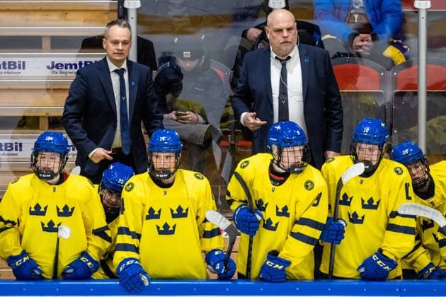 230109 Head coach Andreas Karlsson and assistant coach Ulf Hall during the 2023 IIHF U18 Women s World Championship, WM, Weltmeisterschaft game between Sweden and Canada on January 9, 2023 in Östersund. Photo: Mathilda Ahlberg BILDBYRAN kod MA MA0369 ishockey Ice hockey, Eishockey u18 vm u18-vm 2023 iihf u18 womens world championship sverige sweden kanada canada dam bbeng Copyright: MATHILDAxAHLBERG BB230109MA184