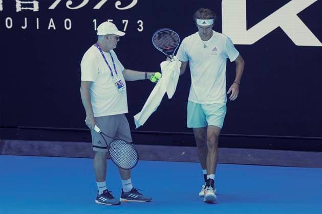Alexander Zverev (GER) und Trainer Vater Alexander, Australian Open 2023, Training in Melbourne, Victoria, Australia. Copyright: xJuergenxHasenkopfx