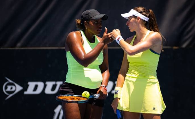 January 10, 2023, ADELAIDE, AUSTRALIA: Luisa Stefani of Brazil & Taylor Townsend of the United States playing doubles at the 2023 Adelaide International 2 WTA, Tennis Damen 500 tennis tournament ADELAIDE AUSTRALIA - ZUMAa181 20230110_zaa_a181_022 Copyright: xRobxPrangex