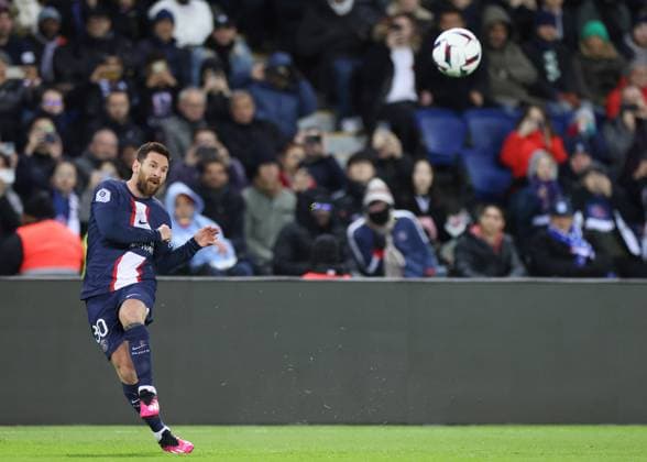 (230112) -- PARIS, Jan. 12, 2023 -- Paris Saint-Germain s Lionel Messi competes during the French League 1 football match between Paris Saint-Germain FC and Angers at the Parc des Princes stadium in Paris, Jan. 11, 2023. ) (SP)FRANCE-PARIS-FOOTBALL-LIGUE 1-PSG VS ANGERS GaoxJing 