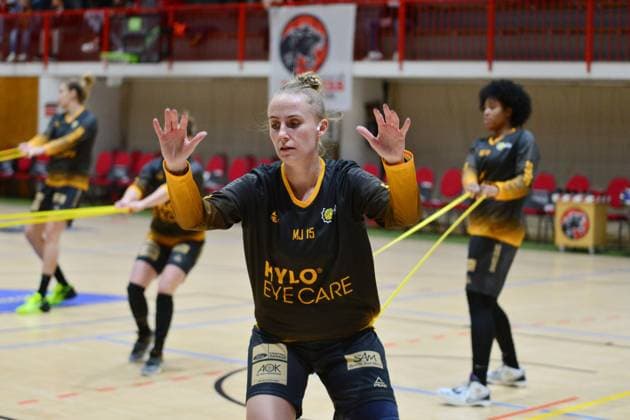 Basketball - DBBL-Pokal - GiroLive Panthers Osnabrück - inexio Royals Saarlouis am 11.02.2023 in der OSC Halle in Osnabrück Monika Jasnowska (Saarlouis) beim Aufwärmen