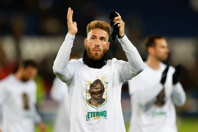 2023.01.11 Paris, La Ligue 1 Paris Saint Germain - SCO Angers v.l., Sergio Ramos (Paris Saint-Germain) warm-up, Copyright: AntonioxBorga