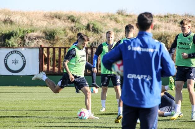 Marvin Mehlem am Ball Trainingsvorbereitung Winterpause 2022 23 Darmstadt 98, am 12.01.23 in , El Saler Photo: Alfio Marino; xamx
