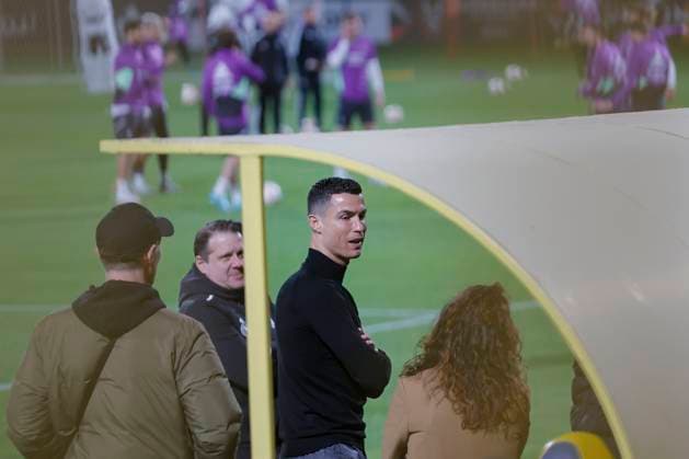 Sport Themen der Woche KW02 Sport Bilder des Tages Al-Nassr s striker Cristiano Ronaldo (R) attends Real Madrid s training session in Riyadh, Saudi Arabia, 13 January 2023. Real Madrid will face FC Barcelona, Barca on 15 January in their Spanish SuperCup soccer final match in Riyadh. Real Madrid s training session !ACHTUNG: NUR REDAKTIONELLE NUTZUNG!  Copyright: xJuanxCarlosxCardenasx GRAF5985 20230113-1d6404d83ee0649a8df9dd3789a0d5d3f0656fc2