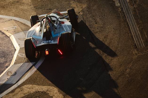 03 SETTE Camara (bra), NIO 333 Formula E Team, Spark-NIO, NIO 333 ER9, action during the 2023 Mexico City ePrix, 1st meeting of the 2022-23 ABB FIA Formula E World Championship, WM, Weltmeisterschaft on the Autodromo Hermanos Rodriguez from January 12 to 14, in Mexico City, Mexico - AUTO - 2023 FORMULA E MEXICO CITY ePRIX DPPI Panoramic  03423001_0A3A7674