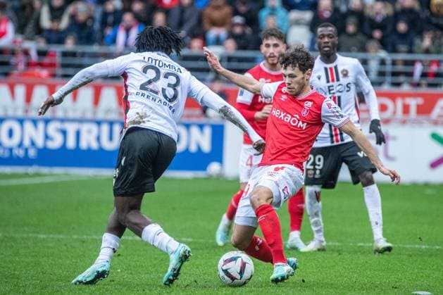 Mitchell van Bergen (Stade de Reims) FOOTBALL : Stade de Reims - OGC Nice - Ligue 1 - JournÃ e 19 - 15 01 2023 BaptisteAutissier Panoramic 
