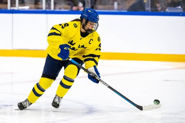 230115 Stella Lindell ahead of the 2023 IIHF U18 Women s World Championship, WM, Weltmeisterschaft final between Canada and Sweden on January 15, 2023 in Östersund. Photo: Mathilda Ahlberg BILDBYRAN kod MA MA0381 ishockey Ice hockey, Eishockey u18 vm u18-vm 2023 iihf u18 womens world championship final kanada sverige sweden canada dam bbeng Copyright: MATHILDAxAHLBERG BB230115MA037