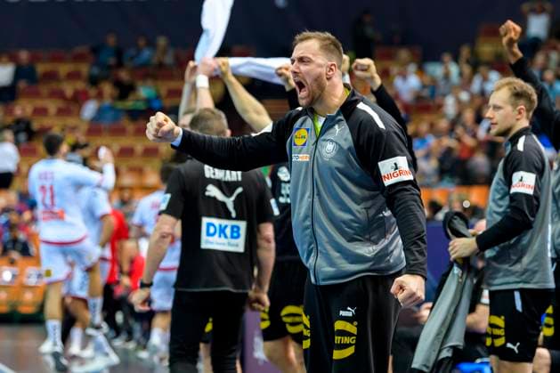 Sport Themen der Woche KW02 Sport Bilder des Tages Katowice, 15. Januar 2023: Handball IHF WM, Vorrunde, Gruppe E, Deutschland - Serbien Torhueter Andreas Wolff (Deutschland) Jubel Freude Emotion Katowice Spodek Arena Polen *** Katowice, 15 January 2023 Handball IHF World Championship, Preliminary Round, Group E, Germany Serbia Goalkeeper Andreas Wolff Germany Jubel Freude Emotion Katowice Spodek Arena Poland