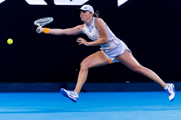 MELBOURNE, VIC - JANUARY 16: Iga Swiatek of Poland in action during Round 1 of the 2023 Australian Open on January 16 2023, at Melbourne Park in Melbourne, Australia. (Photo by Jason Heidrich Icon Sportswire) TENNIS: JAN 16 Australian Open Icon220116219