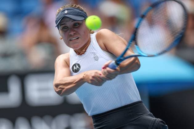 (230116) -- MELBOURNE, Jan. 16, 2023 -- Sofia Kenin of the United States hits a return during the women s single 1st round match agianst Victoria Azarenka of Belarus at Australian Open tennis tournament, in Melbourne, Australia, on Jan. 16, 2023. ) (SP)AUSTRALIA-MELBOURNE-TENNIS-AUSTRALIAN OPEN-DAY 1 BaixXuefei 