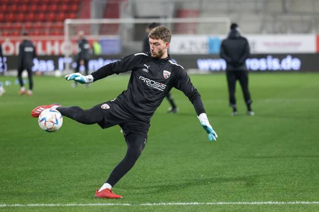 3. Liga; FC Ingolstadt 04 - Erzgebirge Aue; vor dem Spiel Torwart Maurice Dehler (46, FCI) 3. Liga - FC Ingolstadt 04 Saison 2022 2023 Erzgebirge Aue