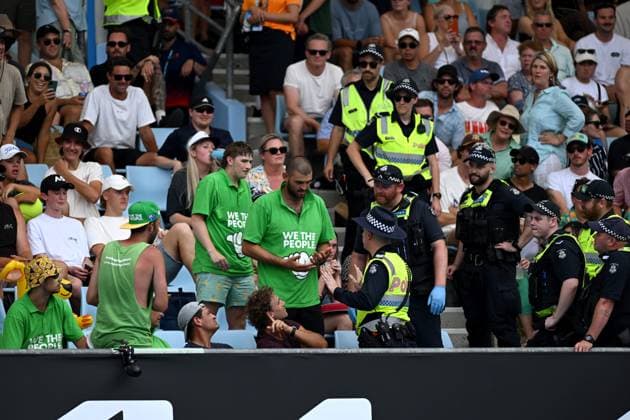 TENNIS AUSTRALIAN OPEN, Police talk to spectators during the first round match with Jordan Thompson of Australia and JJ Wolf of the U.S. at the 2023 Australian Open tennis tournament at Melbourne Park in Melbourne, Tuesday, January 17, 2023. ( NO ARCHIVING, EDITORIAL USE ONLY, NO USE IN BOOKS WITHOUT CONSENT MELBOURNE VICTORIA AUSTRALIA  Copyright: xLUKASxCOCHx 20230117001753435895