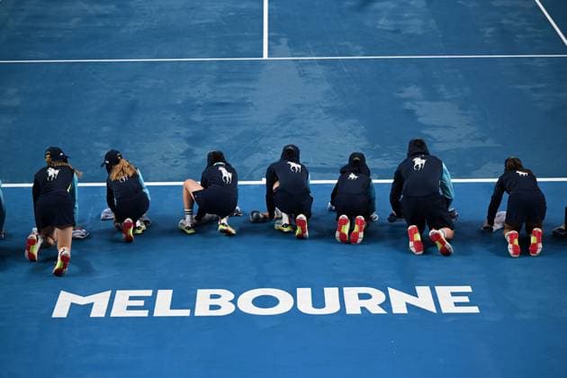 TENNIS AUSTRALIAN OPEN, Rain interrupts play during 2023 Australian Open tennis tournament at Melbourne Park in Melbourne, Tuesday, January 17, 2023. ( NO ARCHIVING, EDITORIAL USE ONLY, NO USE IN BOOKS WITHOUT CONSENT MELBOURNE VICTORIA AUSTRALIA  Copyright: xJOELxCARRETTx 20230117001753474846