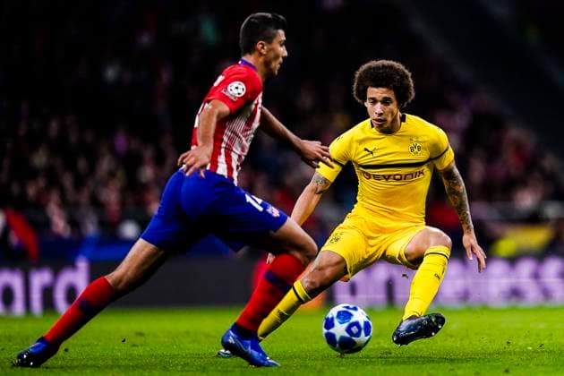 UEFA Champions League 2018-19 - Atletico de Madrid vs Borussia Dortmund Axel Witsel of Borussia Dortmund (R) in action against Rodrigo Cascante of Atletico de Madrid (L) during the UEFA Champions League 2018-19 match between Atletico de Madrid and Borussia Dortmund at Wanda Metropolitano on November 06 2018 in Madrid, Spain. Madrid Wanda Metropolitano Spain  Copyright: xPowerxSportxImagesx PSI03210.04_06NOVEMBER2018_DGS1780