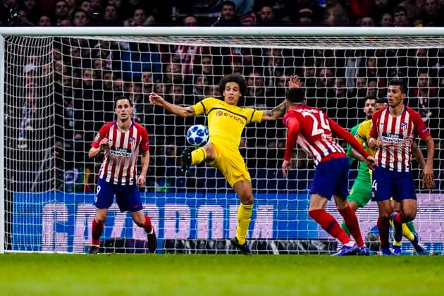 UEFA Champions League 2018-19 - Atletico de Madrid vs Borussia Dortmund Axel Witsel of Borussia Dortmund (C) defends his team during the UEFA Champions League 2018-19 match between Atletico de Madrid and Borussia Dortmund at Wanda Metropolitano on November 06 2018 in Madrid, Spain. Madrid Wanda Metropolitano Spain  Copyright: xPowerxSportxImagesx PSI03210.04_06NOVEMBER2018_DGS1826
