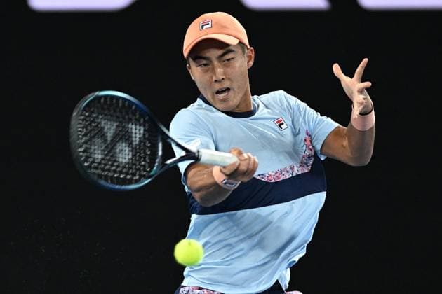 TENNIS AUSTRALIAN OPEN, Rinky Hijikata of Australia in action during his match against Stefanos Tsitsipas of Greece during the 2023 Australian Open tennis tournament at Melbourne Park in Melbourne, Wednesday, January 18, 2023. ( NO ARCHIVING, EDITORIAL USE ONLY, NO USE IN BOOKS WITHOUT CONSENT MELBOURNE VICTORIA AUSTRALIA  Copyright: xJAMESxROSSx 20230118001753844596