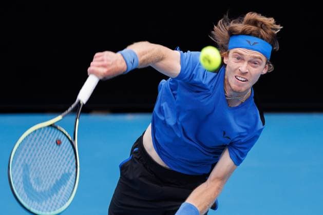 January 19, 2023: 5th seed Andrey RUBLEV in action against Emil RUUSUVUORI of Finland in the Men s Singles match match on day 4 of the 2023 Australian Open on Kia Arena, in Melbourne, Australia. Cal Media. USA - ZUMAc04_ 20230119_zaf_c04_047 Copyright: xSydneyxLowx