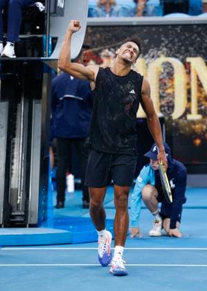 Michael Mmoh jubelt nach dem Sieg, Jubel, Freude, Emotion, Australian Open 2023, Melbourne Park, Melbourne, Victoria, Australia. Copyright: xJuergenxHasenkopfx