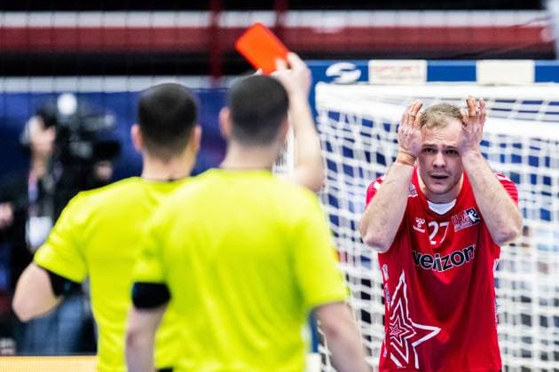 Handball, WM, USA - Bahrain 230119 Paul Skorupa of USA receives a red card during the 2023 IHF World Men s Handball Championship match between USA and Bahrain on January 19, 2023 in Malmö. Photo: Petter Arvidson BILDBYRAN kod PA PA0491 handball handboll handball ihf 2023 world men?s handball championship handbolls-vm vm 2023 ihf world men?s handball championship day 5 bbeng usa bahrain Copyright: PETTERxARVIDSON BB230119PA026