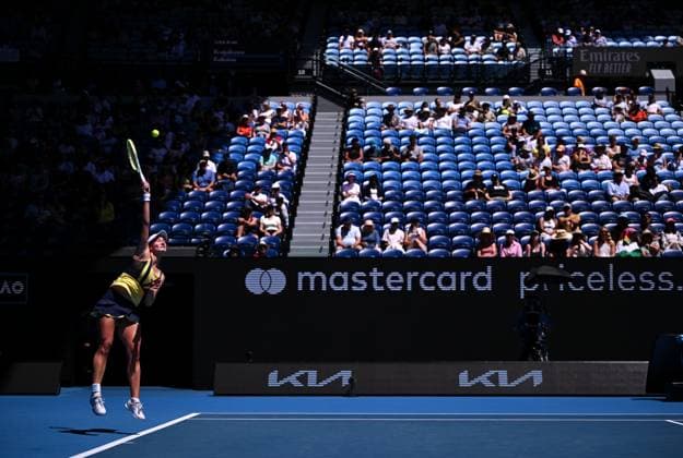 TENNIS AUSTRALIAN OPEN, Barbora Krejcikova of the Czech Republic serves to Anhelina Kalinina of Ukraine during their third round match at the 2023 Australian Open tennis tournament at Melbourne Park in Melbourne, Friday, January 20, 2023. ( NO ARCHIVING, EDITORIAL USE ONLY, NO USE IN BOOKS WITHOUT CONSENT MELBOURNE VICTORIA AUSTRALIA  Copyright: xJOELxCARRETTx 20230120001754546285