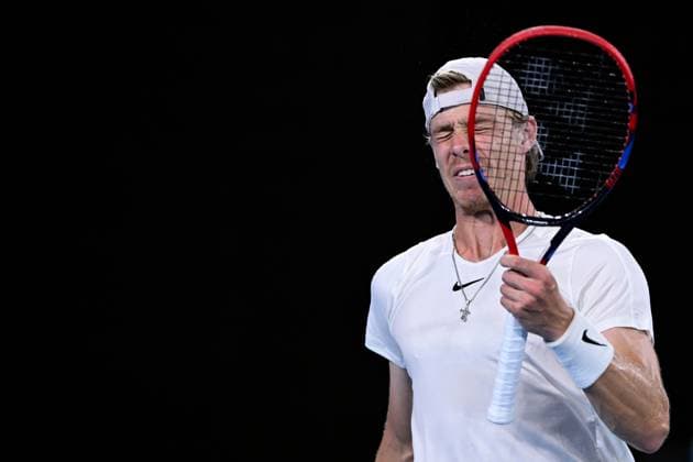 TENNIS AUSTRALIAN OPEN, Denis Shapovalov of Canada hits himself with his racquet in frustration druing his match against Hubert Hurkacz of Poland during the 2023 Australian Open tennis tournament at Melbourne Park in Melbourne, Friday, January 20, 2023. ( NO ARCHIVING, EDITORIAL USE ONLY, NO USE IN BOOKS WITHOUT CONSENT MELBOURNE VICTORIA AUSTRALIA  Copyright: xLUKASxCOCHx 20230120001754726081