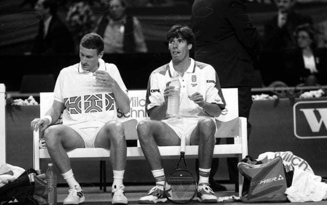 26.02.95 Tennis Eurocard Open Stuttgart Deutschland, Stuttgart, 26.02.1995, Tennis, Eurocard Open Stuttgart: v.l. Patrik Kühnen, Michael Stich. *** 26 02 95 Tennis Eurocard Open Stuttgart Germany, Stuttgart, 26 02 1995, Tennis, Eurocard Open Stuttgart v l Patrik Kühnen, Michael Stich