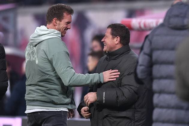 Fußball 1. Bundesliga 16. Spieltag RB Leipzig - FC Bayern München am 20.01.2023 in der Red Bull Arena in Leipzig Julian Nagelsmann ( Trainer Cheftrainer München ), links - Max Eberl ( Geschäftsführer Leipzig ), rechts DFL regulations prohibit any use of photographs as image sequences and or quasi-video.